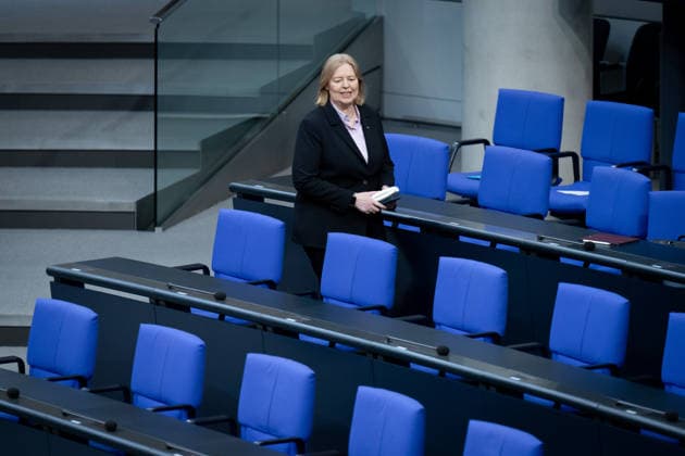 Bundestag, Bärbel Bas, Bundesministerin für Arbeit und Soziales Reichstagsgebäude, Bundestag, Sitzungswoche, Bärbel Bas, Bundesministerin für Arbeit und Soziales Berlin Berlin GER *** Bundestag, Bärbel Bas, Federal Minister of Labor and Social Affairs, Reichstag Building, Bundestag, session week, Bärbel Bas, Federal Minister of Labor and Social Affairs, Berlin, Berlin, GER