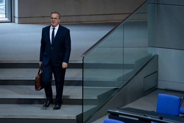 Bundestag, Boris Pistorius, Bundesminister der Verteidigung Reichstagsgebäude, Bundestag, Sitzungswoche, Boris Pistorius, Bundesminister der Verteidigung Berlin Berlin GER *** Bundestag, Boris Pistorius, Federal Minister of Defense, Reichstag Building, Bundestag, session week, Boris Pistorius, Federal Minister of Defense, Berlin, Berlin, GER