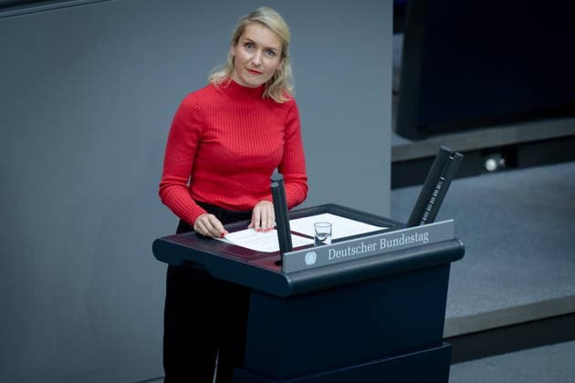 Bundestag, Ines Schwerdtner, Die Linke Reichstagsgebäude, Bundestag, Sitzungswoche, Ines Schwerdtner, Die Linke Berlin Berlin GER *** Bundestag, Ines Schwerdtner, The Left, Reichstag Building, Bundestag, session week, Ines Schwerdtner, The Left, Berlin, Berlin, GER