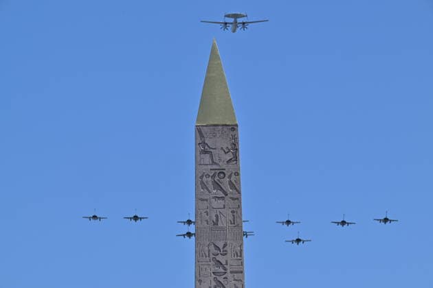 Bastille Day parade rehearsal in Paris PARIS, FRANCE - JULY 09: Rafale fighter jets fly over Luxor Obelisks during a rehearsal for the upcoming Bastille Day parade on the Champs-Elysees avenue in Paris, France, on July 09, 2026. Mustafa Yalcin Anadolu Paris France. Editorial use only. Please get in touch for any other usage.  Copyright: x2026xAnadoluxMustafaxYalcinx