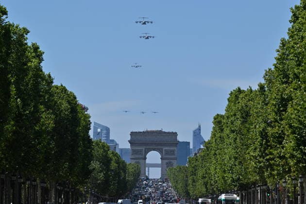 Bastille Day parade rehearsal in Paris PARIS, FRANCE - JULY 09: French military aircraft fly over the Arc de Triomphe during a rehearsal for the upcoming Bastille Day parade on the Champs-Elysees Avenue in Paris, France, on July 9, 2026. Mustafa Yalcin Anadolu Paris France. Editorial use only. Please get in touch for any other usage.  Copyright: x2026xAnadoluxMustafaxYalcinx