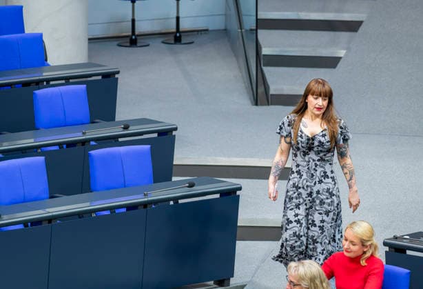 Heidi Reichinnek EUR, Deutschland, Berlin, 09.07.2026: Heidi Reichinnek nach der Regierungserklärung im Deutschen Bundestag zur aktuellen politischen Lage durch den Bundeskanzler Friedrich Merz (CDU). *** Heidi Reichinnek EUR, Germany, Berlin, July 9, 2026 Heidi Reichinnek following the Federal Chancellor Friedrich Merz (CDU)’s statement to the German Bundestag on the current political situation