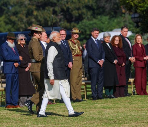 RECORD DATE NOT STATED PM Modi receives a grand ceremonial welcome, in Melbourne Melbourne Australia , Jul 09 (ANI): Prime Minister Narendra Modi receives a grand ceremonial welcome on his arrival at the official residence of Victoria Governor Margaret Gardner AC, in Melbourne on Thursday. (Narendra Modi Photo Gallery ANI Photo) Melbourne Australia Copyright: xANIx ANI_20260709039