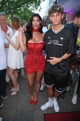Micaela Schäfer, Benni Kalcher (Benni BK) bei der Restaurant Bellucci La Grande Bellezza Sommerparty in Berlin am 09.07.2026 *** Micaela Schäfer, Benni Kalcher (Benni BK) at the Bellucci La Grande Bellezza summer party in Berlin on July 9, 2026