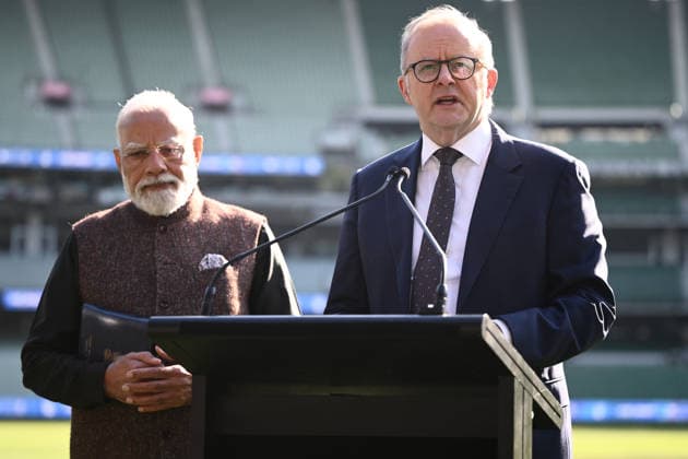 NARENDRA MODI AUSTRALIA VISIT, Indian Prime Minister Narendra Modi and Australian Prime Minister Anthony Albanese speak during a visit to the Melbourne Cricket Ground in Melbourne, Friday, July 10, 2026. ( NO ARCHIVING MELBOURNE VICTORIA AUSTRALIA  Copyright: xJOELxCARRETTx 20260710128091382898