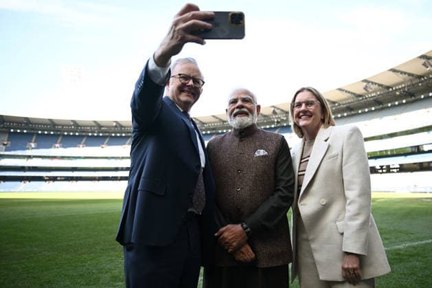NARENDRA MODI AUSTRALIA VISIT, (L-R) Australian Prime Minister Anthony Albanese, Indian Prime Minister Narendra Modi and Victorian Premier Jacinta Allan pose for a photo as they leave a visit to the Melbourne Cricket Ground in Melbourne, Friday, July 10, 2026. ( NO ARCHIVING MELBOURNE VICTORIA AUSTRALIA  Copyright: xJOELxCARRETTx 20260710131079687160
