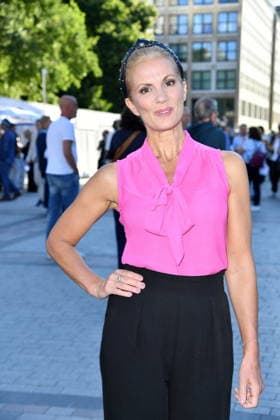 Classic Open Air - Berlin Kerstin Linnartz beim Classic Open Air auf dem Gendarmenmarkt in Berlin am 09.07.2026 *** Classic Open Air Berlin: Kerstin Linnartz at the Classic Open Air on the Gendarmenmarkt in Berlin on July 9, 2026 Copyright: xEventpressxBerndtx