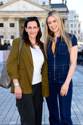 Ulrike Frank und Nina Ensmann bei der Eröffnung vom Classic Open Air 2026 mit dem Konzerthausorchester unter der Leitung von Joana Mallwitz und mit Star-Pianist Hayato Sumino auf dem Gendarmenmarkt. Berlin, 09.07.2026 *** Ulrike Frank and Nina Ensmann at the opening of the Classic Open Air 2026 with the Konzerthaus Orchestra, conducted by Joana Mallwitz and featuring star pianist Hayato Sumino, at the Gendarmenmarkt in Berlin, July 9, 2026 Foto:xN.xKubelkax xFuturexImagex classic_6728
