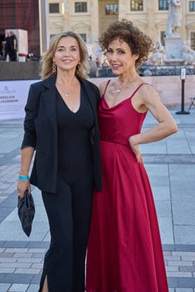 Tina Ruland und Anastasia Zampounidis - Eroeffnung des Classic Open Air auf dem Gendarmenmarkt in Berlin am 09.07.2026. Classic Open Air 2026 *** Tina Ruland and Anastasia Zampounidis: Opening of the Classic Open Air at the Gendarmenmarkt in Berlin on July 9, 2026 Classic Open Air 2026