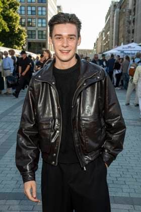 ABB CLASSIC- Mike Leon zu Gast bei der Eroeffnung des Classic Open Air 2026 am Gendarmenmarkt in Berlin am 09.07.2026 Berlin Deutschland *** ABB CLASSIC s Mike Leon to perform at the opening of the Classic Open Air 2026 at Gendarmenmarkt in Berlin on July 9, 2026, Berlin, Germany
