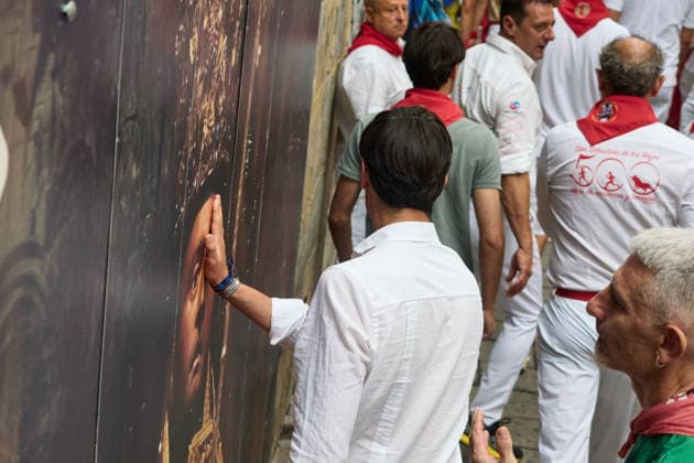 Fourth bull run of the 2026 San Fermín Festival, featuring bulls from the Álvaro Núnez ranch; a runner touches the statue of San Fermín before the fourth bull run of the 2026 San Fermín Festival, on July 10, 2026, in Pamplona, Navarre, Spain. This year, the bulls from the Álvaro Núnez ranch are the stars of the fourth running of the San Fermín Festival in Spain.  Copyright: xEduardoxSanzx 7656826