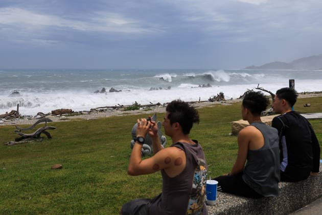 Typhoon Bavi sets to hit Taiwan after land, sea warnings issued HUALIEN CITY, TAIWAN – JULY 10: Wave-watchers observe violent waves battering the coast of Hualien City, as powerful Typhoon Bavi sets to hit the island, Hualien City, Taiwan, on July 10, 2026. People residing in flood-prone and low-lying areas across the island have been ordered to evacuate or take shelter as Typhoon Bavi is set to strike Taiwan with powerful winds and torrential rains, disrupting flights, school and work in several cities. The typhoon is expected to move toward China in the coming days. Daniel Ceng Anadolu Hualien Taiwan. Editorial use only. Please get in touch for any other usage.  Copyright: x2026xAnadoluxDanielxCengx