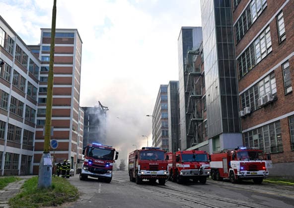 The situation following a fire at Building No. 34, an 11-story structure in the former Bata factory complex, on July 10, 2026, in Zlin, Czech Republic. A high-rise building in a former Bata shoe factory complex has been on fire on July 9, nobody was injured, but the property damage will be significant, as the building housed both warehouses and offices. (CTKxPhoto DaliborxGluck) CTKPhotoP2026071002397  CTKPhotoP2026071002397