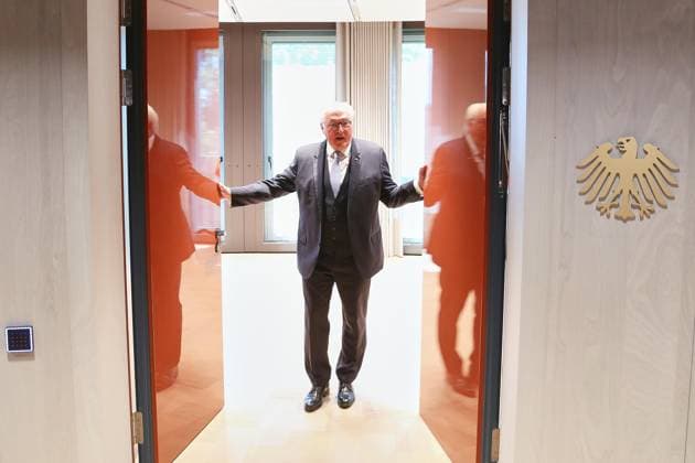 Berlin, Deutschland, 10.07.2026: Spreebogen: Bundespräsident Frank-Walter Steinmeier nimmt Amtsgeschäfte am Spreebogen auf: Erster Tag in seinem neuen Amtszimmer *** Berlin, Germany, July 10, 2026, Spreebogen: Federal President Frank Walter Steinmeier Begins Official Duties at the Spreebogen; First Day in His New Office Copyright: xdtsxNachrichtenagenturx dts_126937