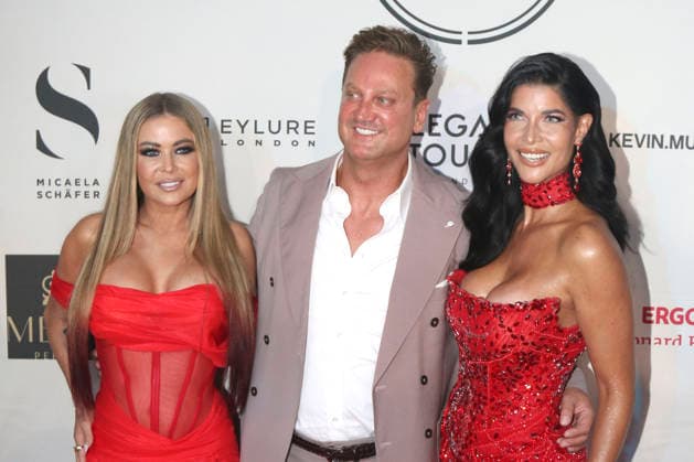 Carmen Electra, Adriano Hess und Micaela Schäfer bei der Sommerparty La Grande Bellezza im Restaurant Casa Bellucci. Berlin, 09.07.2026 *** Carmen Electra, Adriano Hess, and Micaela Schäfer at the La Grande Bellezza summer party at Casa Bellucci restaurant in Berlin, July 9, 2026 Foto:xAgenturxWehnertx xGränzdörferx xFuturexImagex bellucci_6808