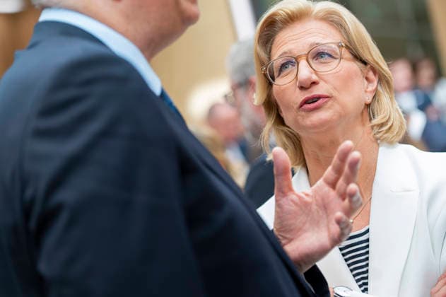 Anke Rehlinger EUR, Deutschland, Berlin, 10.07.2026: 1067. Sitzung des Bundesrat. Ablehnung zur GVK. Anke Rehlinger (SPD) Ministerpräsidentin des Saarland die Reform der GVK vertagen und nicht zustimmen *** Anke Rehlinger, EUR, Germany, Berlin, July 10, 2026, 1067th Session of the Bundesrat: Rejection of the GVK. Anke Rehlinger, SPD, Minister-President of Saarland: Postpone the GVK reform and do not approve it.