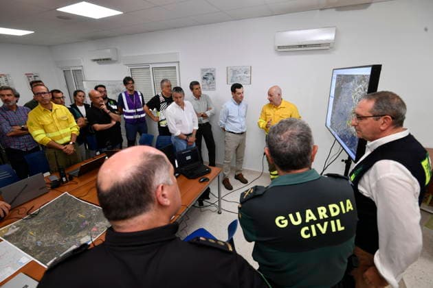 Wildfire in Los Gallardos, Almería: The president of the Regional Government of Andalusia, Juanma Moreno, visits the Forward Command Post on July 10, 2026, in Los Gallardos, Almería, Andalusia, Spain. The wildfire that broke out this Thursday, July 9, in the Almería town of Los Gallardos has left eleven dead and eight injured, four of them seriously, according to the latest update, which notes that efforts are ongoing to determine whether there may be more victims, as 19 people are currently missing. In addition, some 200 personnel from the Military Emergency Unit (UME) have been deployed around the wildfire, which is spreading rapidly. JULY 10, 2026 Javi Carrión July 10, 2026 Los Gallardos, Almería, Andaluci Los Gallardos, Almería, Andalu  Copyright: xJavixCarrionx 7657205
