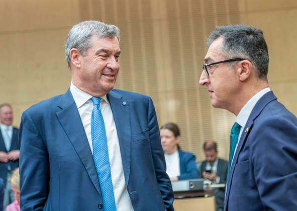 Markus Söder + Cem Özdemir EUR, Deutschland, Berlin, 10.07.2026: 1067. Sitzung des Bundesrat. Ministerpräsident des Freistaates Bayern - Markus Söder (CSU) im Gespräch mit Cem Özdemir (B90 Die Grünen) Ministerpräsident des Landes Baden-Württemberg. *** Markus Söder, Cem Özdemir, EUR, Germany, Berlin, July 10, 2026, 1067th Session of the Bundesrat; Markus Söder, Minister-President of the Free State of Bavaria (CSU), in conversation with Cem Özdemir (B90, The Greens), Minister-President of the State of Baden-Württemberg