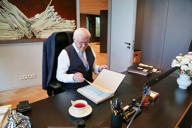 Berlin, Deutschland, 10.07.2026: Spreebogen: Bundespräsident Frank-Walter Steinmeier nimmt Amtsgeschäfte am Spreebogen auf: Erster Tag in seinem neuen Amtszimmer *** Berlin, Germany, July 10, 2026, Spreebogen: Federal President Frank Walter Steinmeier Begins Official Duties at the Spreebogen; First Day in His New Office Copyright: xdtsxNachrichtenagenturx dts_126968