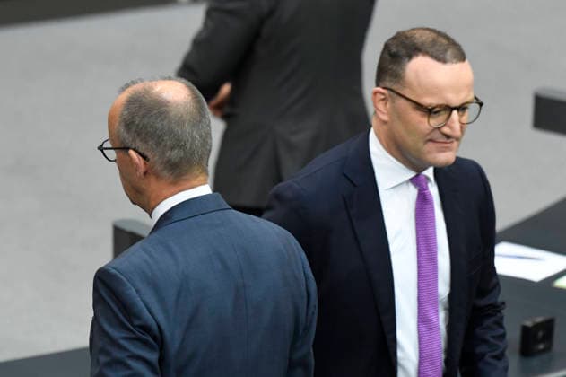 Friedrich Merz und Jens Spahn in der 90. Sitzung des 21. Deutschen Bundestages im Reichstagsgebäude. Berlin, 10.07.2026 *** Friedrich Merz and Jens Spahn at the 90th session of the 21st German Bundestag in the Reichstag building in Berlin, July 10, 2026 Foto:xF.xKernx xFuturexImagex bundestagssitzung90_6726