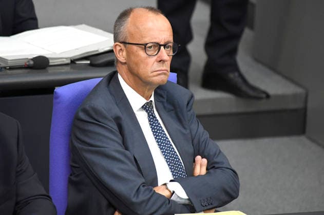 Friedrich Merz in der 90. Sitzung des 21. Deutschen Bundestages im Reichstagsgebäude. Berlin, 10.07.2026 *** Friedrich Merz at the 90th session of the 21st German Bundestag in the Reichstag building in Berlin, July 10, 2026 Foto:xF.xKernx xFuturexImagex bundestagssitzung90_6734