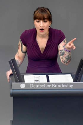 Heidi Reichinnek in der 90. Sitzung des 21. Deutschen Bundestages im Reichstagsgebäude. Berlin, 10.07.2026 *** Heidi Reichinnek at the 90th session of the 21st German Bundestag in the Reichstag Building in Berlin, July 10, 2026 Foto:xF.xKernx xFuturexImagex bundestagssitzung90_6759