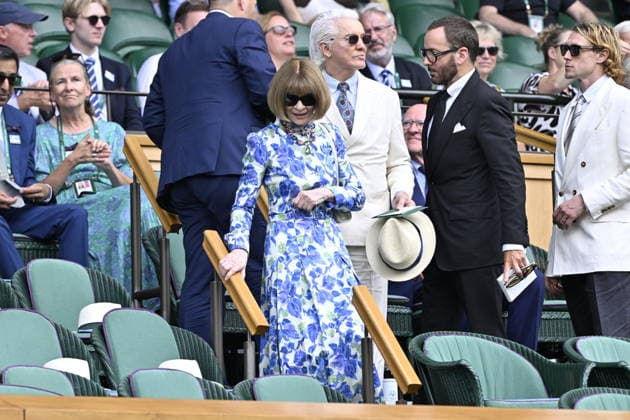 Tennis - Wimbledon 2026 - ITF - The Championships - 10 07 2026 - Tennis - Wimbledon 2026 - ITF - The Championships - 10 07 2026 - Anna Wintour et son clan arrivent dans la Royal Box - Angleterre London  Copyright: xChryslenexCaillaud Psnewzx