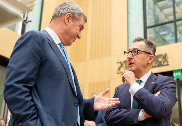 Markus Söder + Cem Özdemir EUR, Deutschland, Berlin, 10.07.2026: 1067. Sitzung des Bundesrat. Ministerpräsident des Freistaates Bayern - Markus Söder (CSU) im Gespräch mit Cem Özdemir (B90 Die Grünen) Ministerpräsident des Landes Baden-Württemberg. *** Markus Söder, Cem Özdemir, EUR, Germany, Berlin, July 10, 2026, 1067th Session of the Bundesrat; Markus Söder, Minister-President of the Free State of Bavaria (CSU), in conversation with Cem Özdemir (B90, The Greens), Minister-President of the State of Baden-Württemberg