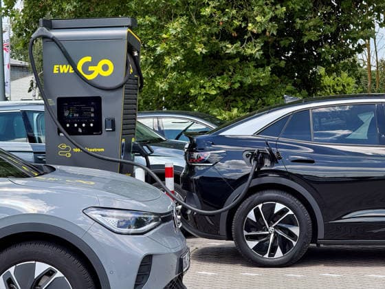 July 8, 2026: In a parking lot of a McDonald s restaurant in Stendal, Saxony-Anhalt, a VW ID 5 electric car is charging at a charging station operated by EWEGo. A VW ID 4 can be seen in the front left. Stendal, Saxony-Anhalt, Germany