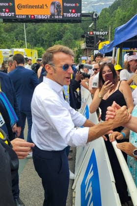 French President Emmanuel Macron during the 7th stage of the 113th edition of the Tour de France in Gavarnie, France, on July 10, 2026 Fabien Faure Bestimage French President Emmanuel Macron during the 7th stage of the 113th edition of the Tour de France in Gavarnie, France, on July 10, 2026 Gavarni France  Copyright: xFabienxFaurex xBestimagexFabienxFaurex xBestimagex