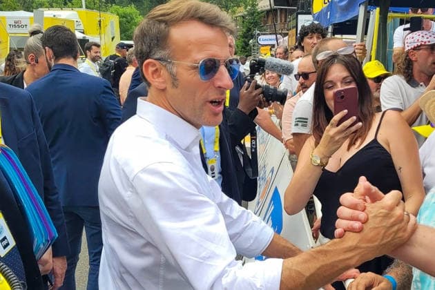 French President Emmanuel Macron during the 7th stage of the 113th edition of the Tour de France in Gavarnie, France, on July 10, 2026 Fabien Faure Bestimage French President Emmanuel Macron during the 7th stage of the 113th edition of the Tour de France in Gavarnie, France, on July 10, 2026 Gavarni France  Copyright: xFabienxFaurex xBestimagexFabienxFaurex xBestimagex