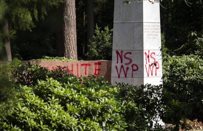 LEUSDEN - Approximately 150 gravestones at the Soviet War Cemetery in Leusden have been defaced with red paint. The graves bear texts directed against both the Russian and Ukrainian presidents, and Islam. JEROEN JUMELET ANP netherlands out - belgium out  Copyright: xx x563280505x originalFilename: 563280505.jpg
