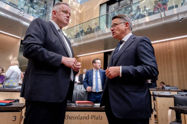 Sitzung, Bundesrat, Berlin Sitzung, Bundesrat, Berlin, Gordon Schnieder, Ministerpräsident, Rheinland-Pfalz, Hessen, Boris Rhein Berlin Berlin GER *** Session, Bundesrat, Berlin Session, Bundesrat, Berlin, Gordon Schnieder, Minister-President, Rhineland-Palatinate, Hesse, Boris Rhein Berlin Berlin GER