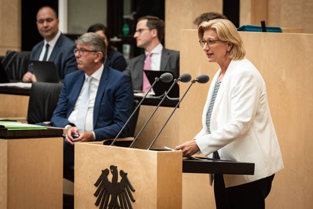 Sitzung des Bundesrates in Berlin Anke Rehlinger (Ministerpräsidentin des Saarlandes, SPD) während der Sitzung des Bundesrates am 10.07.2026 in Berlin. Berlin Bundesrat Berlin Deutschland *** Federal Council session in Berlin: Anke Rehlinger, Minister-President of the Saarland (SPD), during the Federal Council session on July 10, 2026, in Berlin; Berlin; Federal Council; Berlin; Germany