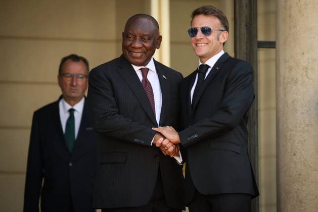 THE PRESIDENT OF THE REPUBLIC OF SOUTH AFRICA AT THE ÉLYSÉE Thomas Padilla MAXPPP Paris, FRANCE July 10, 2026 THE PRESIDENT OF THE REPUBLIC, EMMANUEL MACRON WELCOMES THE PRESIDENT OF THE REPUBLIC OF SOUTH AFRICA, CYRIL RAMAPHOSA, AT THE ÉLYSÉE PALACE French President Emmanuel Macron receives his South African counterpart Cyril Ramaphosa at the Élysée Palace in Paris on July 10, 2026 Paris, FRANCE  Copyright: xMAXPPPxThomasxPadillax TPA260710018 TPA260710018
