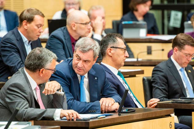 Markus Söder + Cem Özdemir EUR, Deutschland, Berlin, 10.07.2026: 1067. Sitzung des Bundesrat. Ministerpräsident des Freistaates Bayern - Markus Söder (CSU) im Gespräch mit Cem Özdemir (B90 Die Grünen) Ministerpräsident des Landes Baden-Württemberg. *** Markus Söder, Cem Özdemir, EUR, Germany, Berlin, July 10, 2026, 1067th Session of the Bundesrat; Markus Söder, Minister-President of the Free State of Bavaria (CSU), in conversation with Cem Özdemir (B90, The Greens), Minister-President of the State of Baden-Württemberg