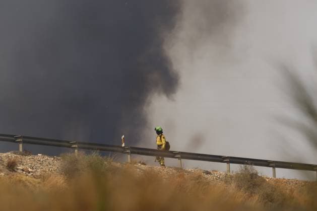 Forest fire kills at least 12 in southern Spain ALMERIA, SPAIN - JULY 10: A firefighter stands near a guardrail as heavy smoke billows from a massive wildfire while evacuation and firefighting efforts continue in the Los Gallardos district of Almeria, Spain on July 10, 2026. At least 12 people were killed in a forest fire that broke out Thursday in Los Gallardos municipality in Almeria province in Spain’s southern Andalusia region, broadcaster RTVE reported. According to Andalusia’s emergency services, the victims were found in a hamlet of the neighboring municipality of Bedar, with some discovered inside vehicles engulfed by the flames. Pablo Miranzo Anadolu Almeria Spain. Editorial use only. Please get in touch for any other usage.  Copyright: x2026xAnadoluxPabloxMiranzox