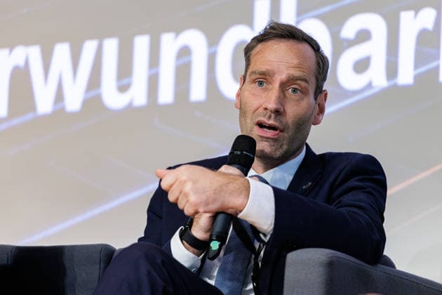 10.07.2026. Neuss. Jochen Kopelke, Bundesvorsitzender der Gewerkschaft der Polizei (GDP) bei der sechsten Auflage einer Podiumsdiskussion der Fachtagung des Gemeinsamen Terrorismusabwehrzentrums Nordrhein-Westfalen (GTAZ NRW). Neuss LAFP Bildungszentrum Nordrhein-Westfalen Deutschland *** July 10, 2026, Neuss: Jochen Kopelke, Federal Chairman of the Police Union (GDP), at the sixth edition of a panel discussion held as part of the symposium organized by the Joint Counterterrorism Center of North Rhine-Westphalia (GTAZ NRW) in Neuss, at the LAFP Training Center of North Rhine-Westphalia, Germany