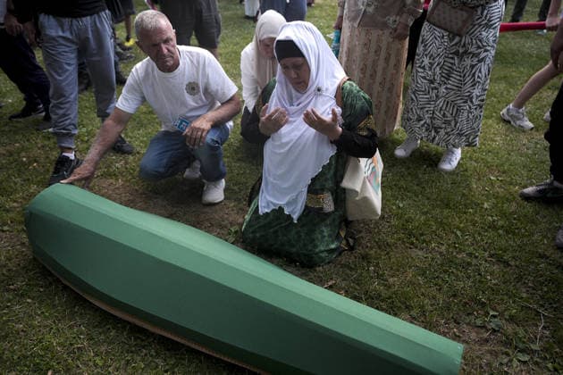 Coffins brought to Musalla in Potocari: The last farewell to the victims of the genocide in Srebrenica SREBRENICA, BOSNIA AND HERZEGOVINA - JULY 10: Family members of the victims and Peace March participants carry coffins containing the remains of ten Srebrenica genocide victims from the former Battery Factory to the Musalla area at the Potocari Memorial Center Cemetery in Srebrenica, Bosnia and Herzegovina, on July 10, 2026. Relatives and participants gathered with prayers and tears ahead of tomorrow s collective funeral and burial on the 31st anniversary of the 1995 genocide. Samir Jordamovic Anadolu Srebrenica Bosnia and Herzegovina. Editorial use only. Please get in touch for any other usage.  Copyright: x2026xAnadoluxSamirxJordamovicx