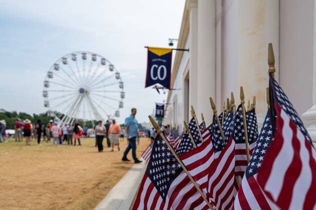 July 10, 2026, Washington, District Of Columbia, United States: American flags line the exhibit booths during the final day of the Great American State Fair on the National Mall in Washington, D.C. Washington United States  - ZUMAk206 20260710_znp_k206_013 Copyright: xMattxKaminskyx