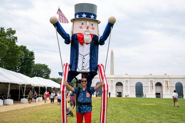 July 10, 2026, Washington, District Of Columbia, United States: A giant patriotic nutcracker puppet entertains visitors during the final day of the Great American State Fair on the National Mall in Washington, D.C. Washington United States  - ZUMAk206 20260710_znp_k206_017 Copyright: xMattxKaminskyx