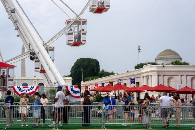 July 10, 2026, Washington, District Of Columbia, USA: Despite the heat, humidity, and rain, tourists and locals gathered on the National Mall for the final day of the Great American State Fair. Some of the attractions drew long lines of attendees throughout the day. Washington USA  - ZUMAh210 20260710_znp_h210_005 Copyright: xDavidxHansenx