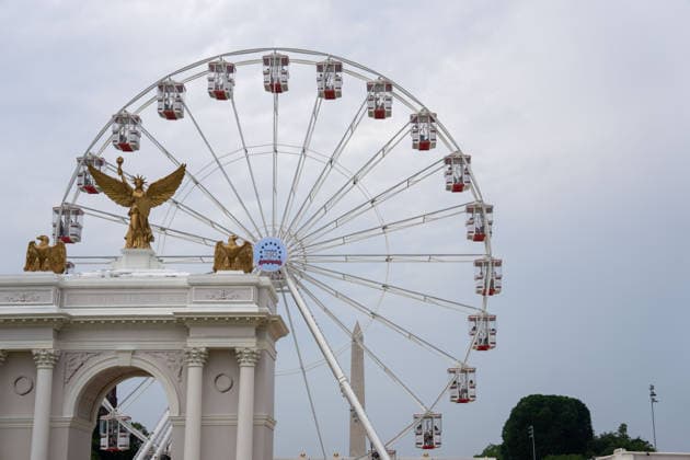 July 10, 2026, Washington, District Of Columbia, USA: Despite the heat, humidity, and rain, tourists and locals gathered on the National Mall for the final day of the Great American State Fair. Some of the attractions drew long lines of attendees throughout the day. Washington USA  - ZUMAh210 20260710_znp_h210_016 Copyright: xDavidxHansenx