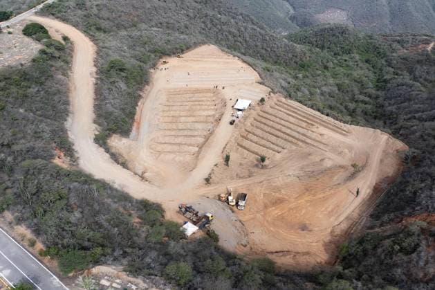 Emergency cemetery opens in Venezuela after deadly earthquakes LA GUAIRA, VENEZUELA - JULY 10: An aerial view of the mass grave at the La Esperanza Cemetery located along the highway connecting Catia La Mar and Carayaca, as it was opened under emergency measures following the June 24 earthquakes to bury the bodies of hundreds of people whose relatives could not be reached, in La Guaira, Venezuela on July 10, 2026. Alongside identified victims, hundreds of unidentified bodies were also laid to rest at the cemetery. Cem Tekkesinoglu Anadolu La Guaira Venezuela. Editorial use only. Please get in touch for any other usage.  Copyright: x2026xAnadoluxCemxTekkesinoglux