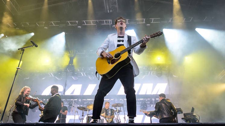 Callum Beattie at The Castle Concerts 2026 in Edinburgh, UK - 10 Jul 2026 Scottish singer-songwriter, Callum Beattie performs live on stage during The Castle Concerts 2026 at Edinburgh Castle. Edinburgh United Kingdom Copyright: xStuartxWestwoodx xSOPAxImagesx SWESTWOOD11