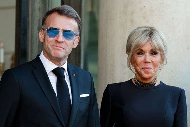 French President Emmanuel Macron and First Lady Brigitte Macron pose at the Élysée Palace on July 10, 2026, in Paris, France 458119 2026 07 10  Copyright: xLionelxGuericolasx xStarfacex STAR_458119_041