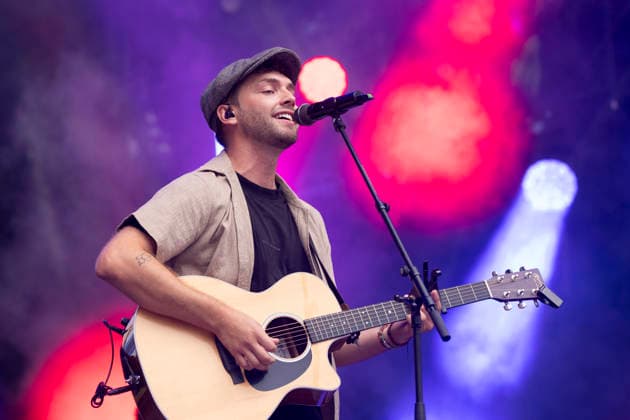 10.07.2026, Locarno, Piazza Grande, Moon and Stars, eifachBEN Locarno Piazza Grande Ticino Switzerland *** July 10, 2026, Locarno, Piazza Grande, Moon and Stars, eifachBEN Locarno Piazza Grande Ticino Switzerland Copyright: xJustPictures.ch AlexanderxRaemyx jp-de-AlRa-DSC04801
