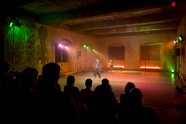 The performance Smoke and Mirrors by Italian dancer Francesca Amy Amante (left) and Czech flamenco guitarist Filip Zubak (right) at the Tanecni Lipnice festival (Lipnice Dance Festival) took place at Lipnice nad Sazavou Castle, Czech Republic, on July 10, 2026. (CTKxPhoto JaroslavxSvoboda) CTKPhotoP2026071007785  CTKPhotoP2026071007785