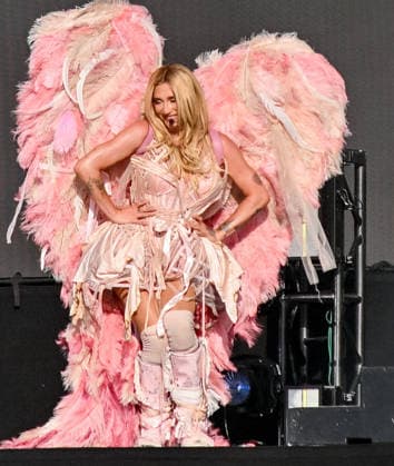 Kesha performing at BST Hyde Park, London, UK, 10 July 2026 Kesha performing at BST Hyde Park, London, UK, 10 July 2026., Credit:Laura Rose Avalon  Copyright: xLauraxRosex xAvalonx 1115827470