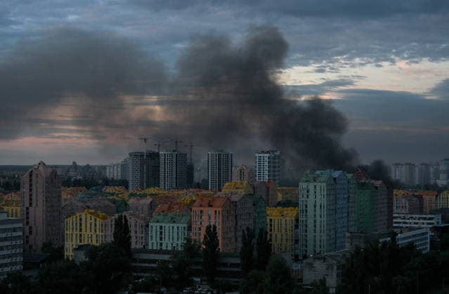 Black smoke from a Russian attack rises above apartment blocks in Kyiv, Ukraine, July 11, 2026. On Saturday night, July 11, the Russian army launched a ballistic missile strike on Kyiv for the third time in a week. At least 11 people were injured, including an 11-year-old boy. (Photo by Yevhen Kotenko Ukrinform) Smoke over Kyiv after Russian attack  Copyright: xYevhenxKotenkox